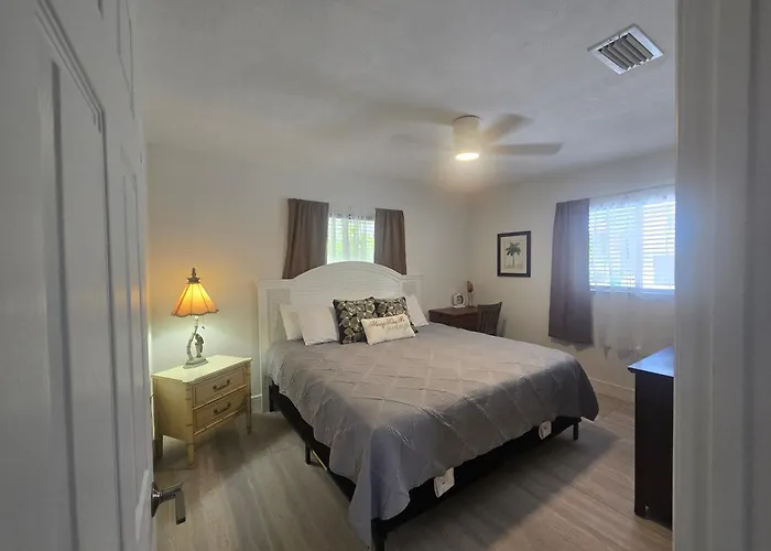 An Island Getaway At Palm Tree Villas